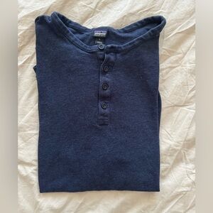 Men’s Patagonia Navy Henley Long Sleeve Size Large